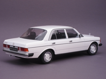 Preview: Mercedes Benz 230E W123 - 1977
