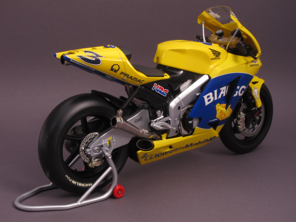 Honda RC211V #3 - Team Camel Pramac Pons - Max Biaggi - MotoGP 2003