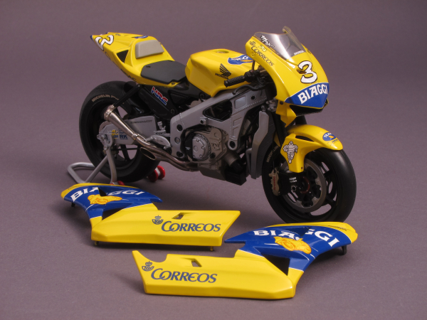 Honda RC211V #3 - Camel Pramac Pons - Max Biaggi - MotoGP 2004