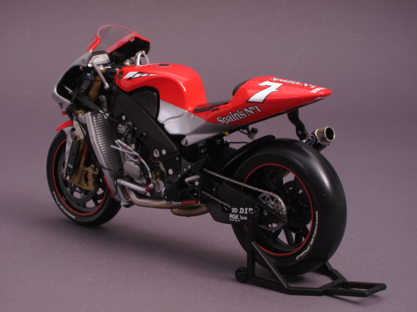 Yamaha YZR-M1 #7 - Gauloises Fortuna - Carlos Checa - MotoGP 2004