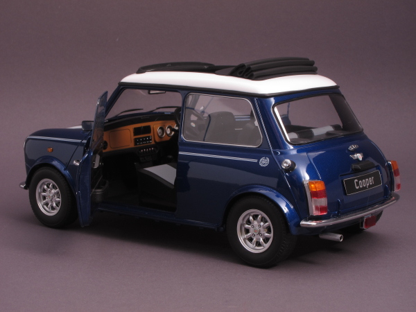 Mini Cooper - mit Sonnendach - RHD