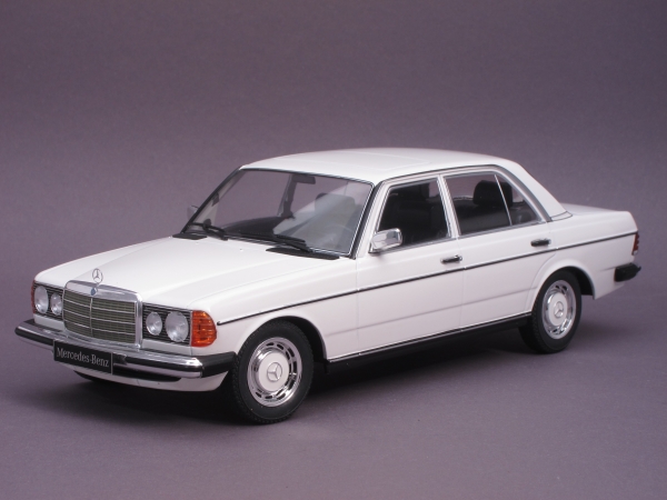 Mercedes Benz 230E W123 - 1977