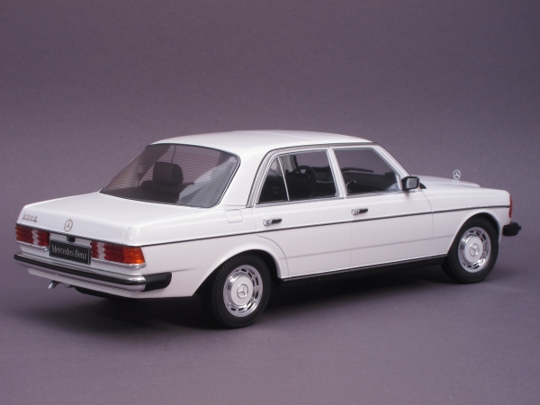 Mercedes Benz 230E W123 - 1977