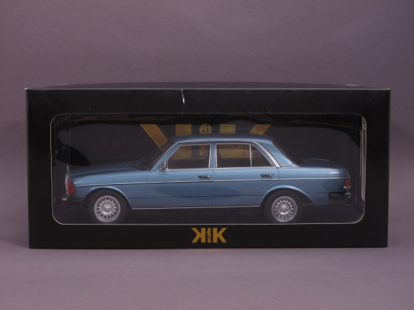 Mercedes Benz 230E W123 - 1977